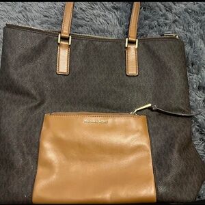 Michael Kors Ariana Signature Tote *DISCONTINUED STYLE!*